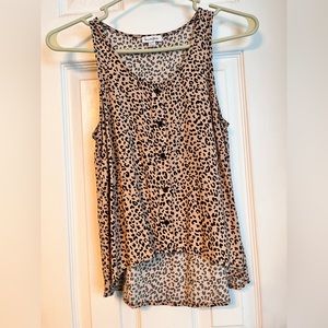 Cheetah print top in xs